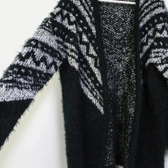 Ecote southwestern open front fuzzy oversized cardigan sweater - Picture 6 of 11